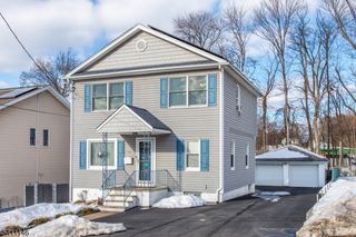 15 Rose Pl, Woodland Park, NJ 07424