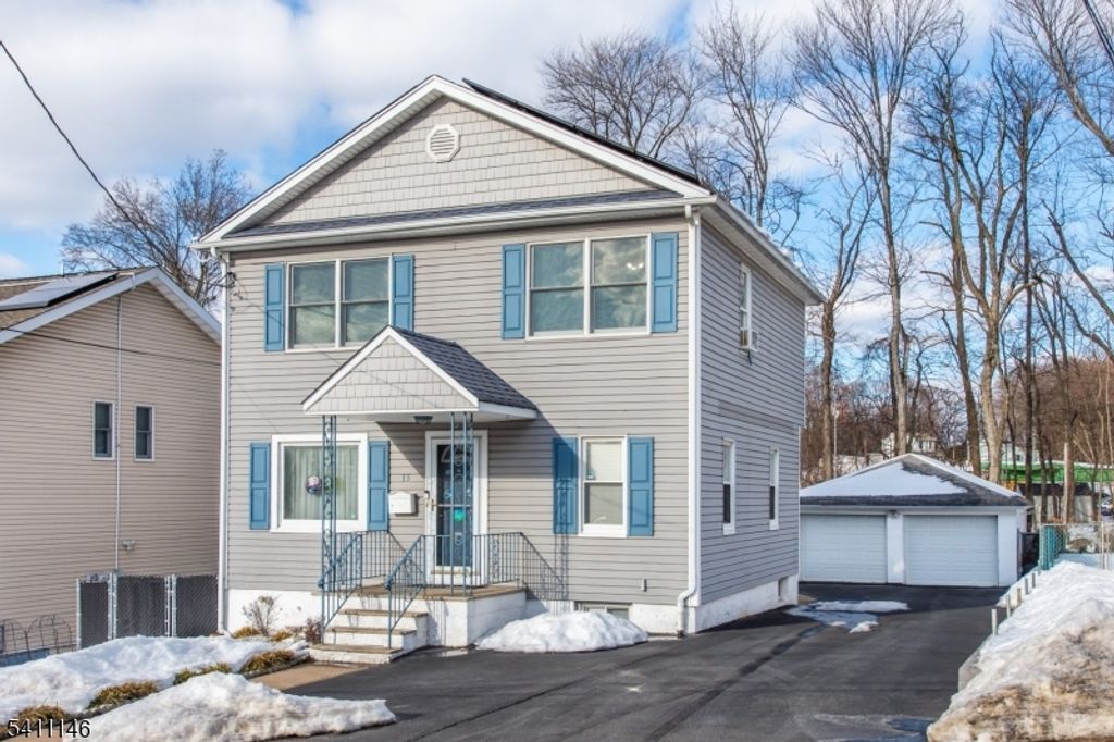 15 Rose Pl, Woodland Park, NJ 07424