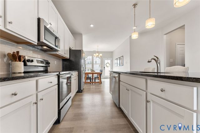 7731 Leeds Castle Ln, New Kent, VA 23124