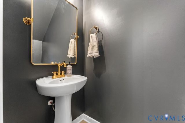 7731 Leeds Castle Ln, New Kent, VA 23124