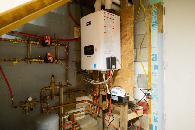 18486 ROUTE 27, Titusville, PA 16354