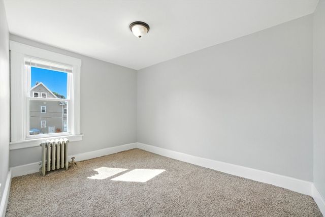 661 Carew St, Springfield, MA 01104