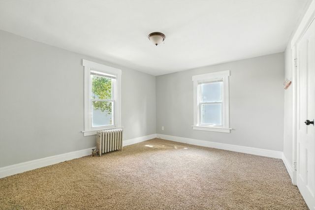 661 Carew St, Springfield, MA 01104