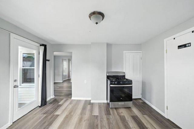 661 Carew St, Springfield, MA 01104