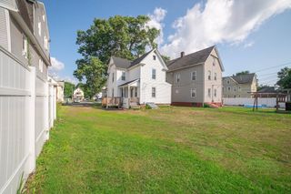 661 Carew St, Springfield, MA 01104