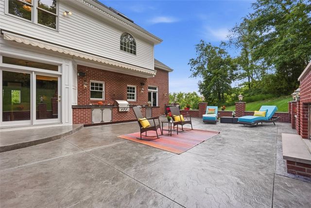 119 Laurel Oak Drive, Ohio Twp, PA 15143