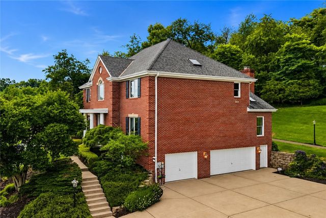 119 Laurel Oak Drive, Ohio Twp, PA 15143