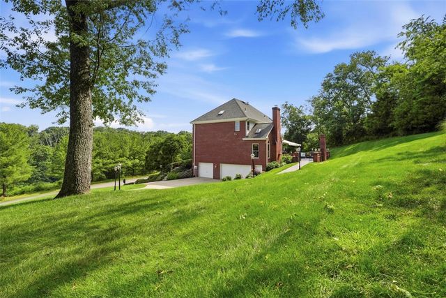 119 Laurel Oak Drive, Ohio Twp, PA 15143