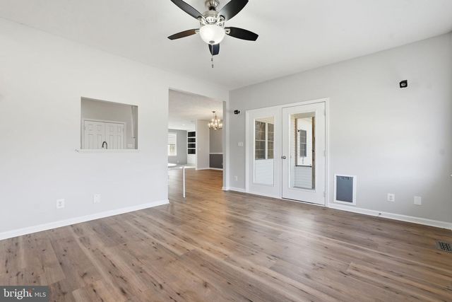 10292 CLIFF MILLS RD, Marshall, VA 20115