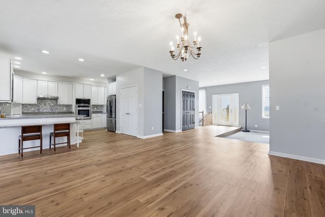 10292 CLIFF MILLS RD, Marshall, VA 20115