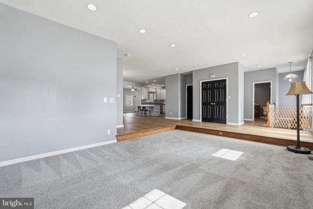 10292 CLIFF MILLS RD, Marshall, VA 20115