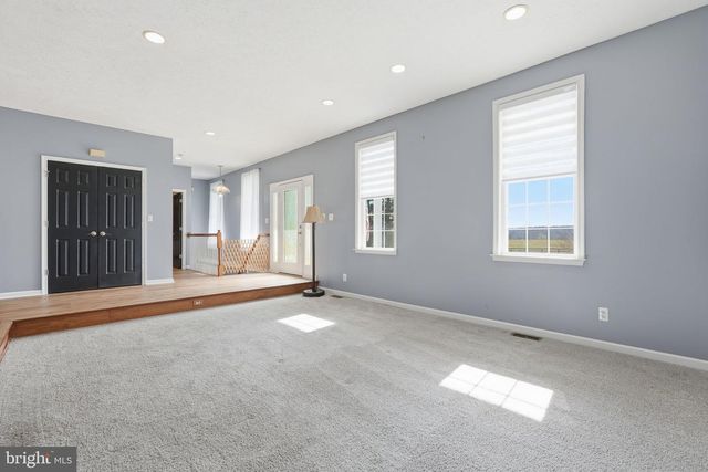 10292 CLIFF MILLS RD, Marshall, VA 20115