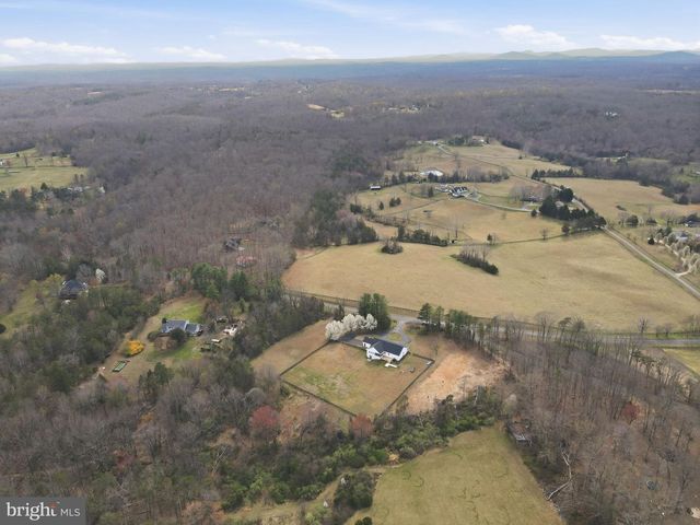10292 CLIFF MILLS RD, Marshall, VA 20115