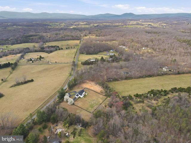 10292 CLIFF MILLS RD, Marshall, VA 20115