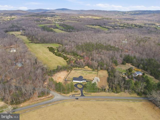 10292 CLIFF MILLS RD, Marshall, VA 20115