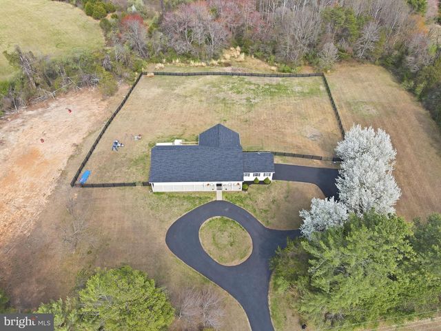 10292 CLIFF MILLS RD, Marshall, VA 20115