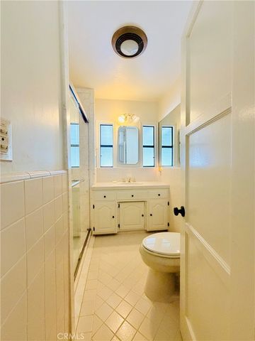 17531 Lemay Place, Lake Balboa, CA 91406