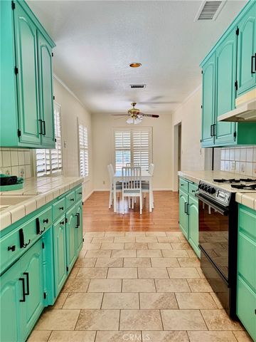 17531 Lemay Place, Lake Balboa, CA 91406