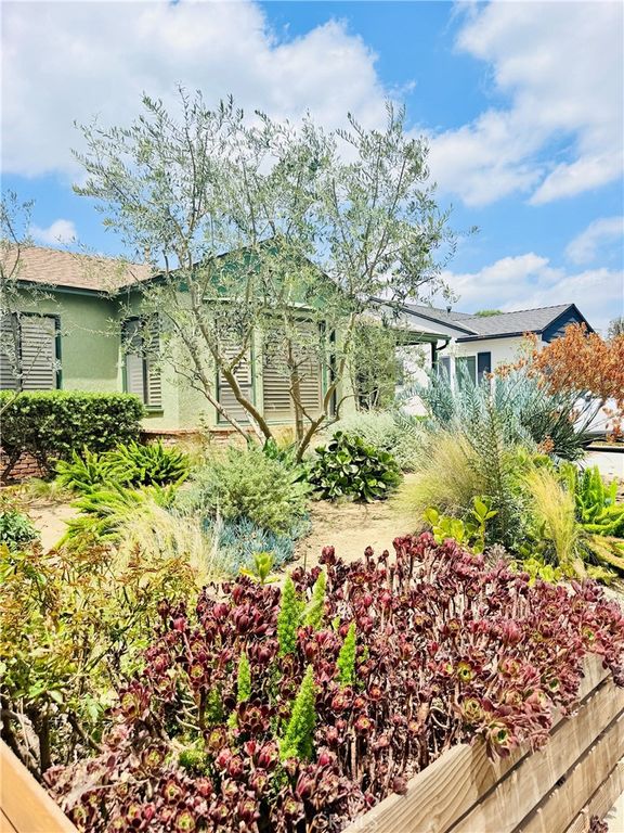 17531 Lemay Place, Lake Balboa, CA 91406