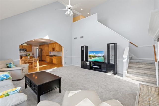 3719 Falkner Drive, Naperville, IL 60564