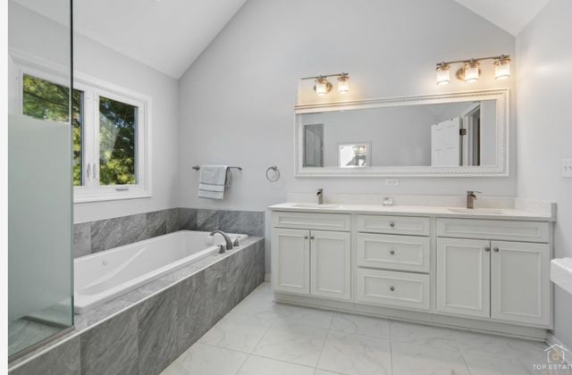 3719 Falkner Drive, Naperville, IL 60564