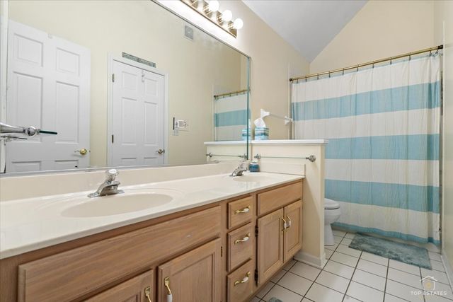 3719 Falkner Drive, Naperville, IL 60564