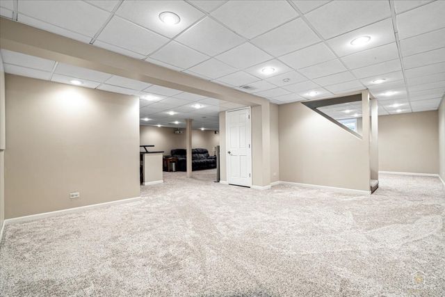 3719 Falkner Drive, Naperville, IL 60564