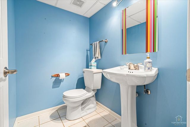 3719 Falkner Drive, Naperville, IL 60564