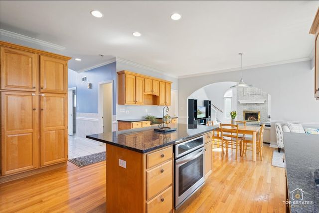 3719 Falkner Drive, Naperville, IL 60564