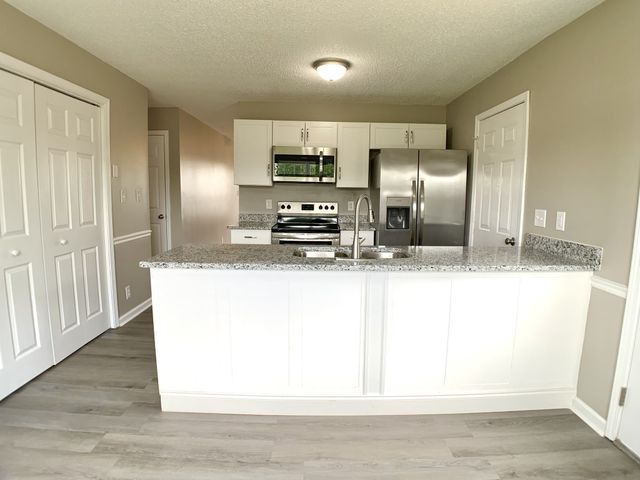 1125 Lamont Ct, Clarksville, TN 37042