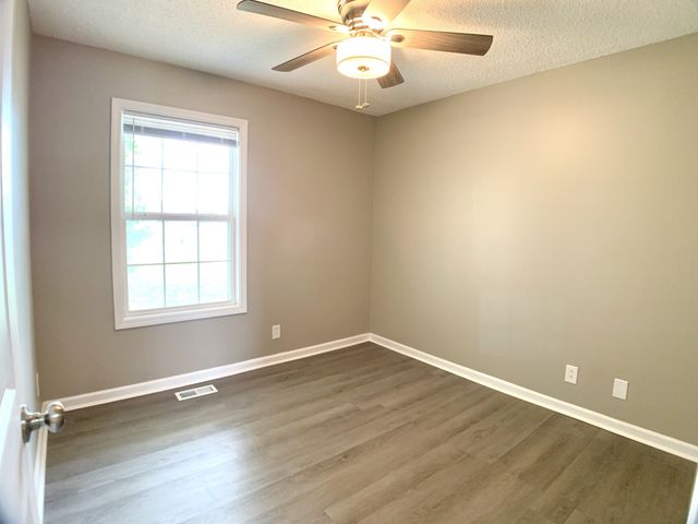 1125 Lamont Ct, Clarksville, TN 37042