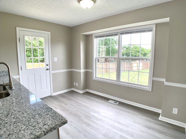 1125 Lamont Ct, Clarksville, TN 37042