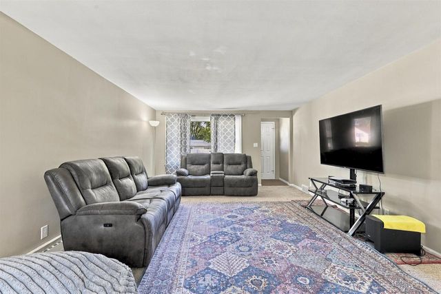 1193 BOND STREET, Green Bay, WI 54303