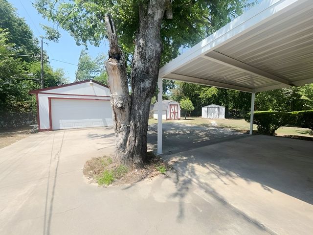 2125 Ridgeview Street, Fort Worth, TX 76119