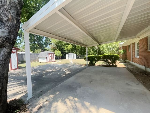 2125 Ridgeview Street, Fort Worth, TX 76119