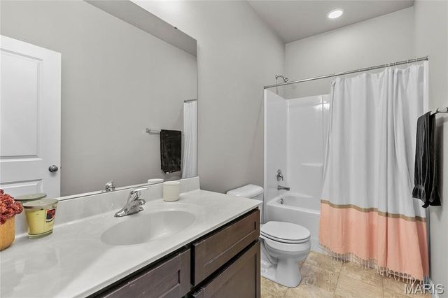 3920 Beechmont Circle, Swansea, IL 62226