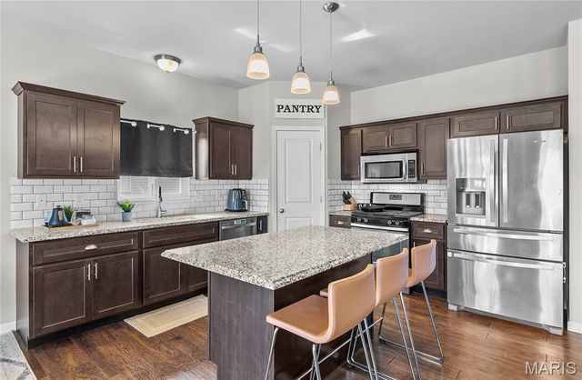 3920 Beechmont Circle, Swansea, IL 62226