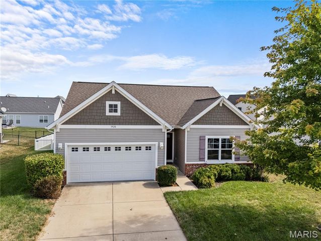 3920 Beechmont Circle, Swansea, IL 62226