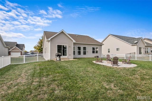 3920 Beechmont Circle, Swansea, IL 62226