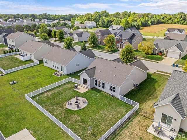 3920 Beechmont Circle, Swansea, IL 62226