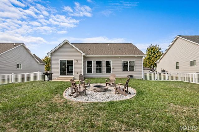 3920 Beechmont Circle, Swansea, IL 62226