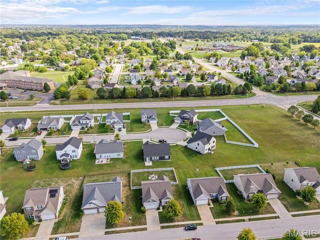 3920 Beechmont Circle, Swansea, IL 62226