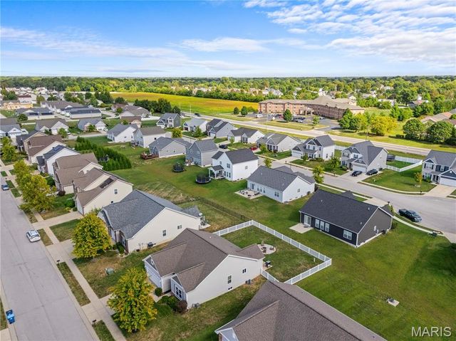 3920 Beechmont Circle, Swansea, IL 62226