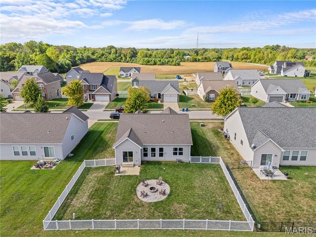 3920 Beechmont Circle, Swansea, IL 62226