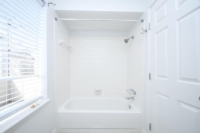 9809 Richmond Avenue E 16, Houston, TX 77042