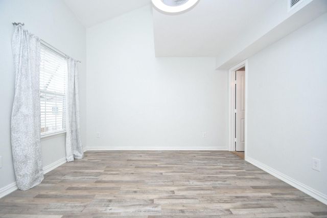 9809 Richmond Avenue E 16, Houston, TX 77042