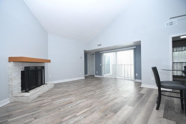 9809 Richmond Avenue E 16, Houston, TX 77042