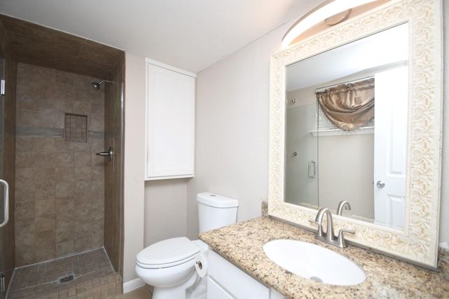 9809 Richmond Avenue E 16, Houston, TX 77042