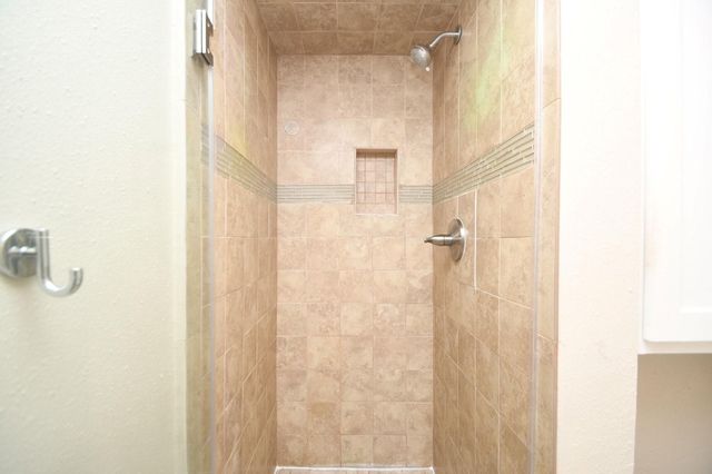 9809 Richmond Avenue E 16, Houston, TX 77042