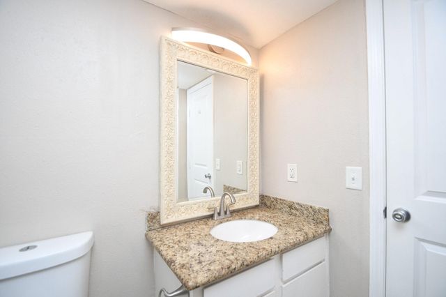 9809 Richmond Avenue E 16, Houston, TX 77042